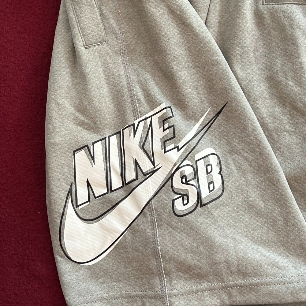 GREY NIKE SB BASKETBALL SHORTS